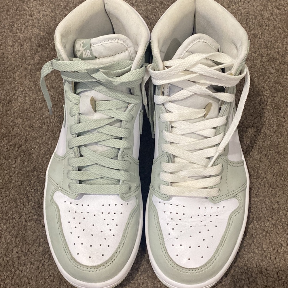 Seafoam Nike Jordan’s - Picture 2 of 4
